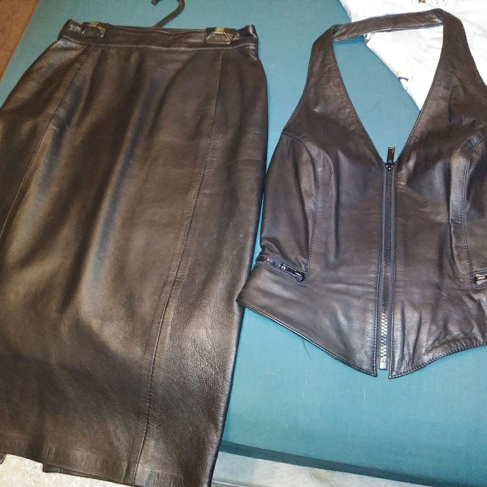100% Leather top. Leather skirt.